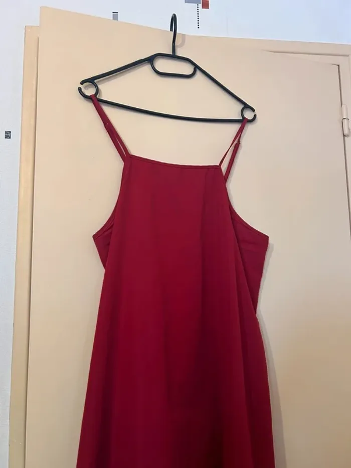 Jolie robe rouge - photo numéro 2
