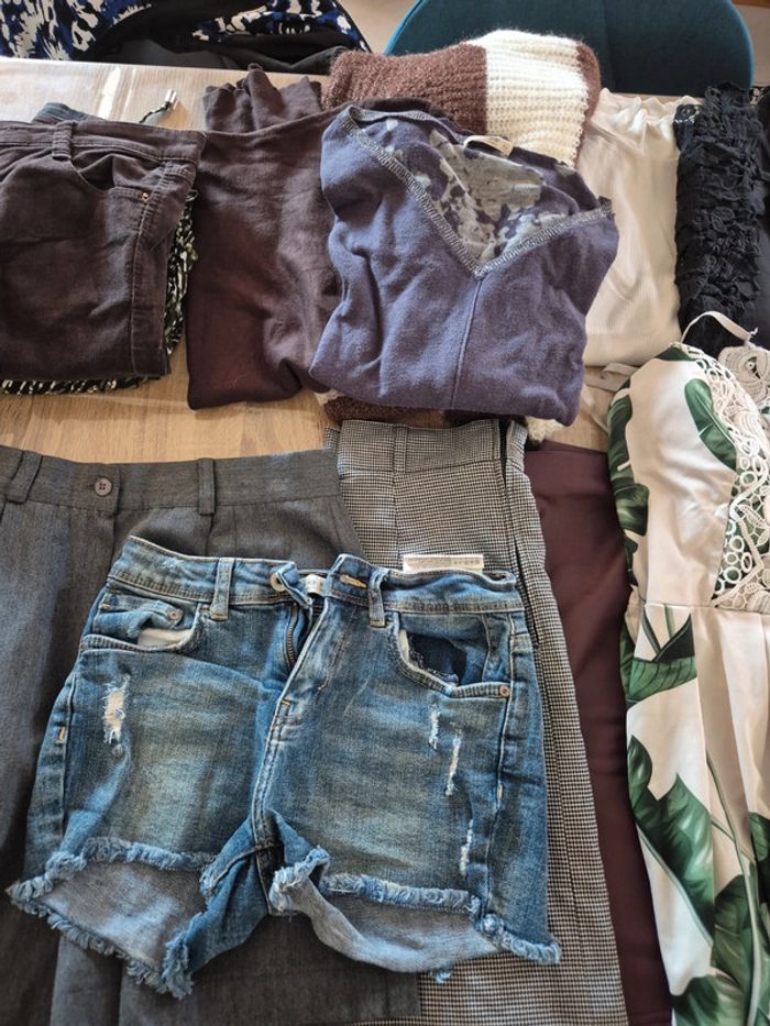 Lot de 19 vêtements taille 34 total look XS toutes saisons - photo numéro 2