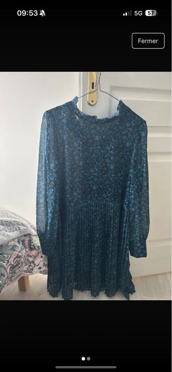 Robe mi courte bleu à fleurs