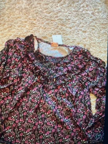 Blouse à volants fleurie
