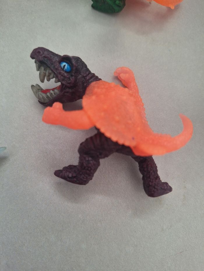 Lot 25 dinosaures/dragons réalistes - photo numéro 9