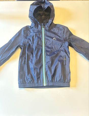 Veste de pluie imperméable très bon état pour garçon taille 6 ans couleur bleu marine