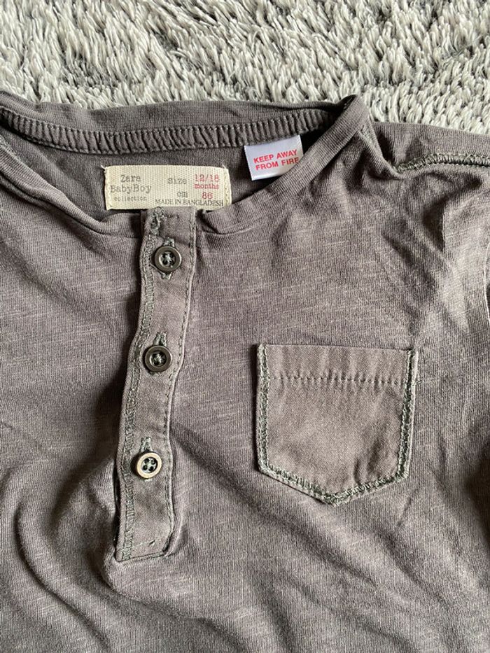 Teeshirt manches longues gris Zara - taille 12 / 18 mois - photo numéro 2