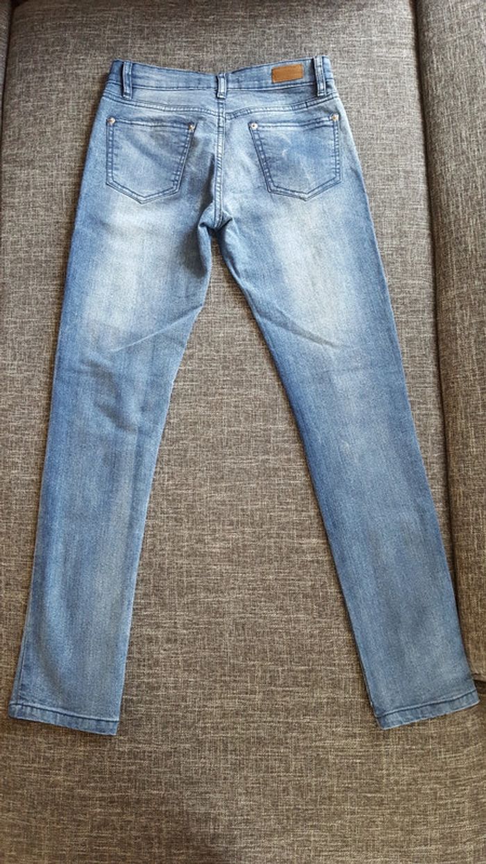 Jeans neuf - photo numéro 2