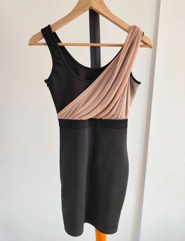 Robe noire et beige 34 - photo numéro 2