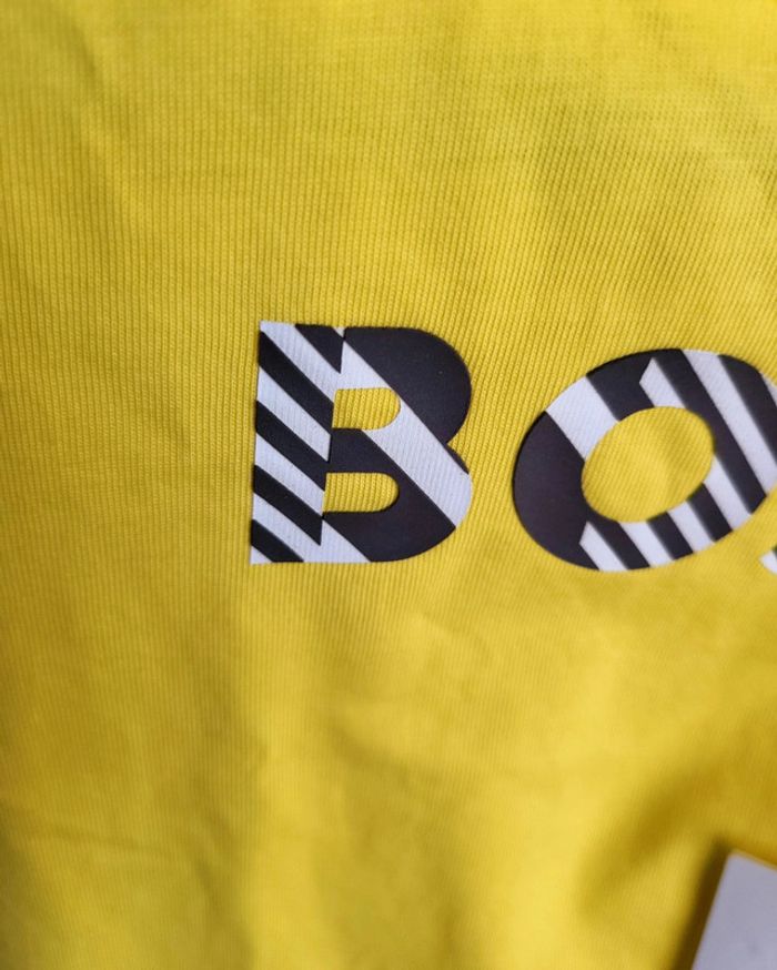 T-shirt et maillot de bain BOSS jaune  boss taille 9 mois neuf - photo numéro 16