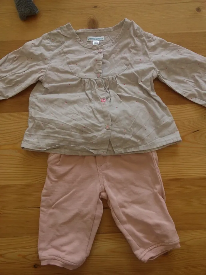 Ensemble chemise/pantalon Vertbaudet