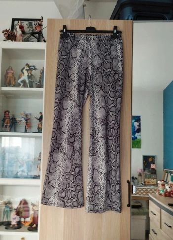 Pantalon patte d'éléphant motif serpent gris blanc noir New collection - Taille Unique = Taille S 36