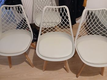 4 chaises scandinave 
