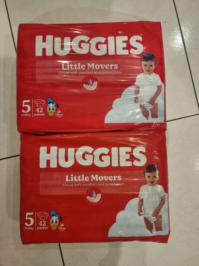 84 couches taille 5 huggie