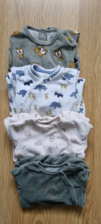 Lot de 4 pyjamas 6 mois