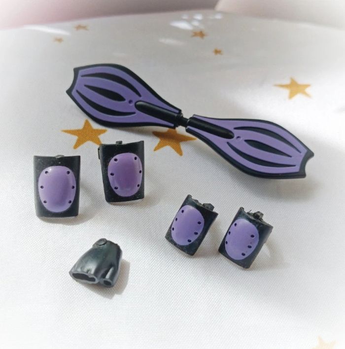 Wakeboard Overboard skateboard mattel 2010 noir black violet purple Monster barbie poupée doll