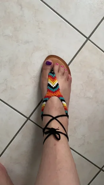 paire de tong à lacet coloré 38
