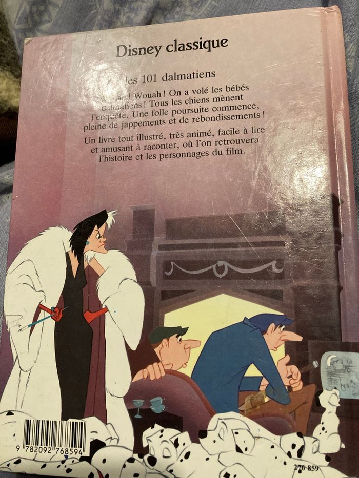 Livre Walt Disney Les 101 Dalmatiens - photo numéro 2
