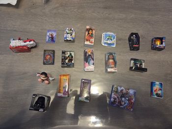 2-mini brands disney 18