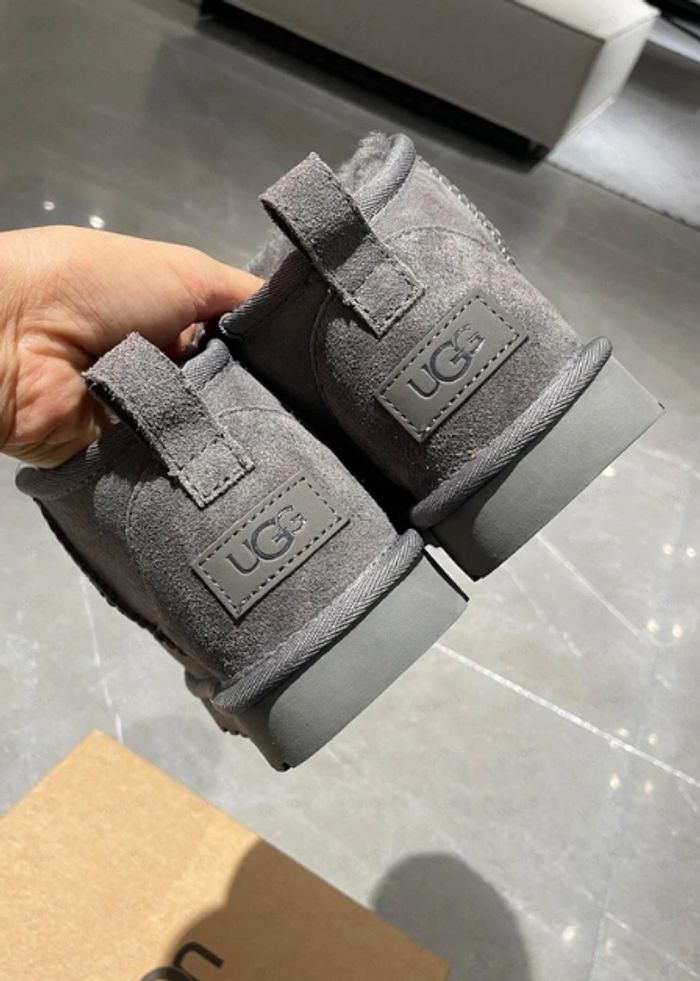 Bottes de neige UGG Super Mini, grises, pointure 40 - photo numéro 6