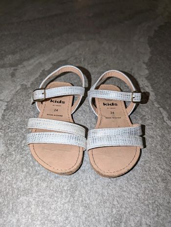 Sandales blanches fille 24