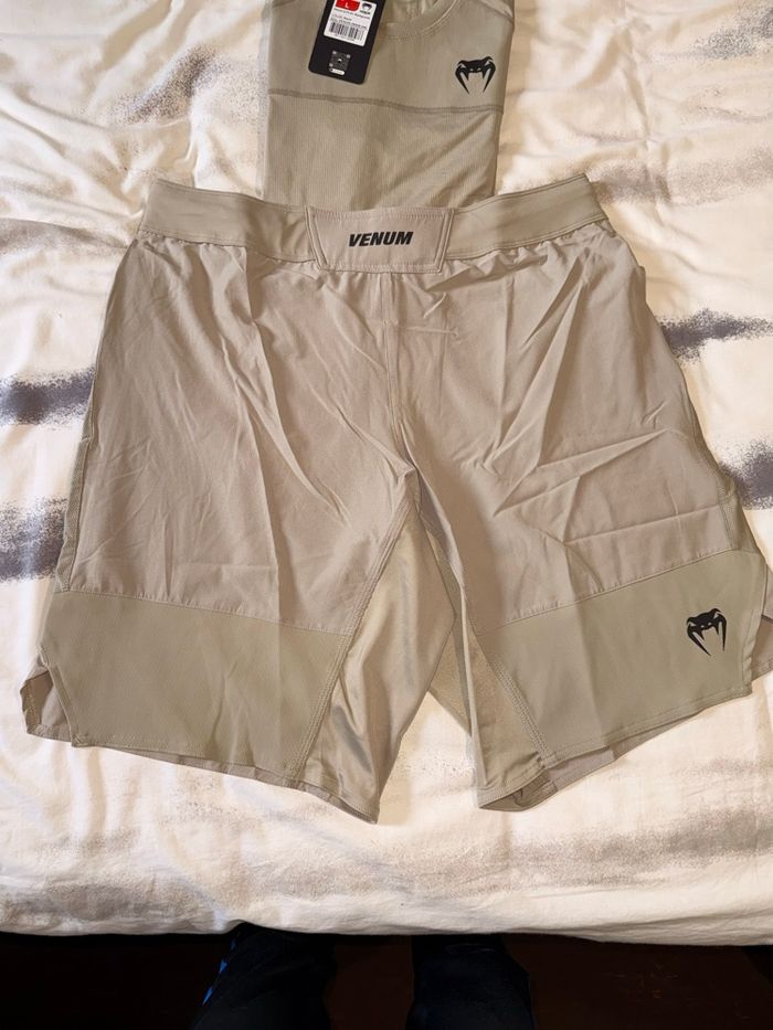 Ensemble Venum G-Fit Air L - Rashguard manches longues + Fightshort sable - Neuf - photo numéro 5