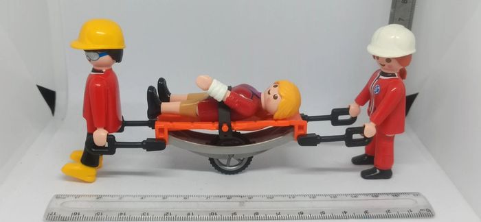 Secouristes de montagne avec brancard et blessée playmobil - photo numéro 5
