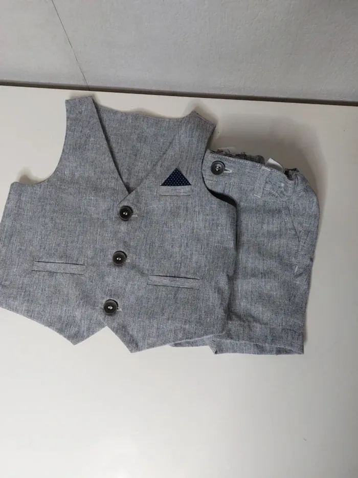 Ensemble gilet short gris " Primark" - photo numéro 2