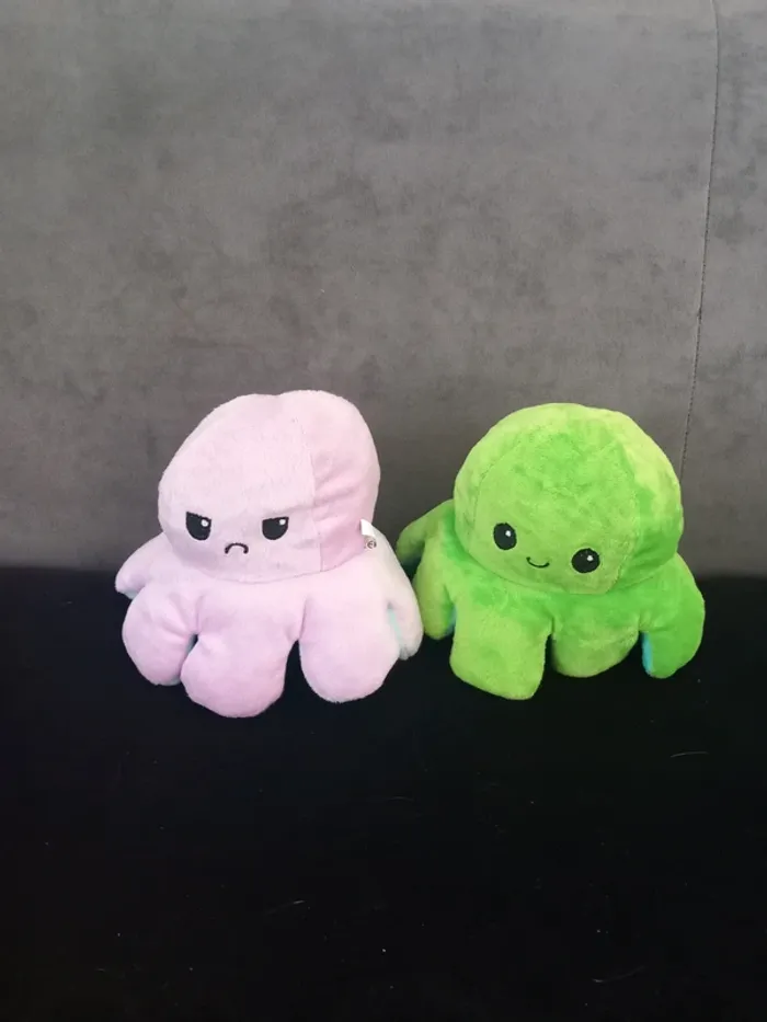 Lot de 2 peluches pieuvre réversible rose vert bleu