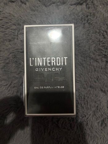 l’interdit Givenchy