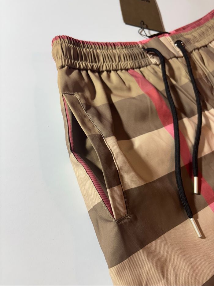 Short Burberry - photo numéro 4