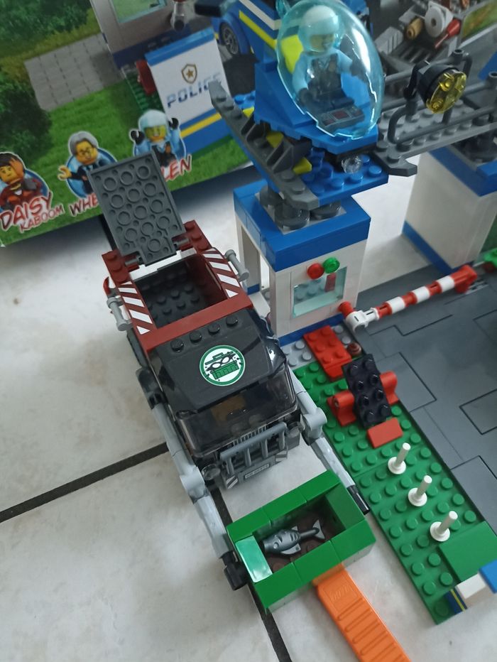 Lego 60316 - photo numéro 3