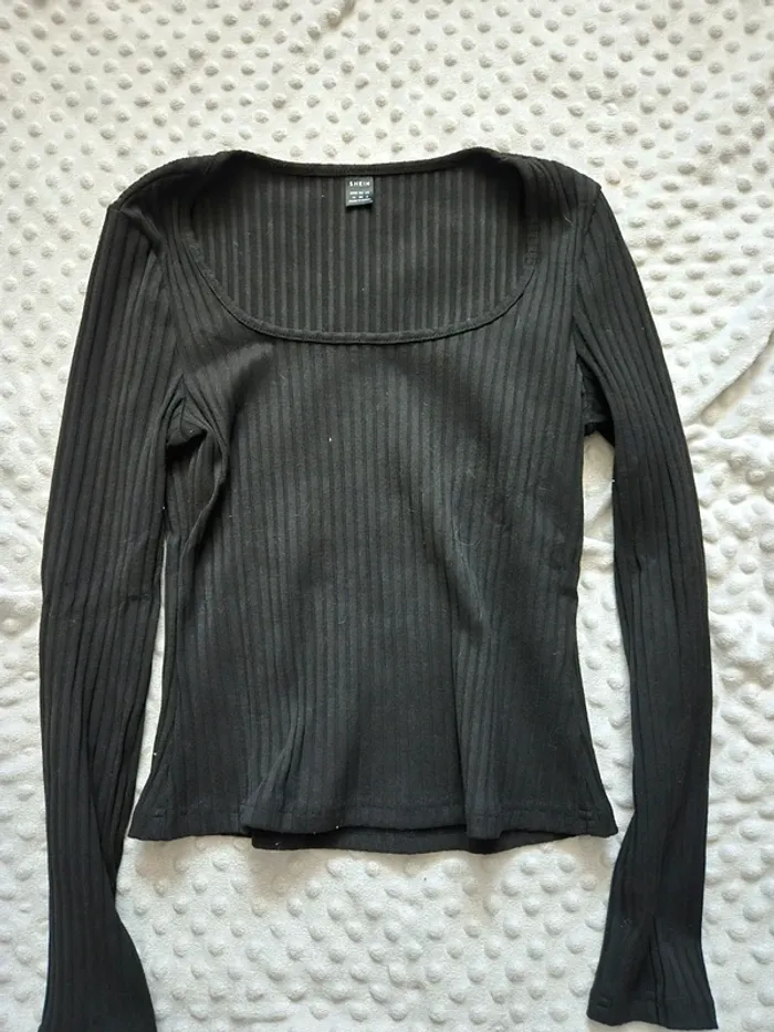 Pull fin