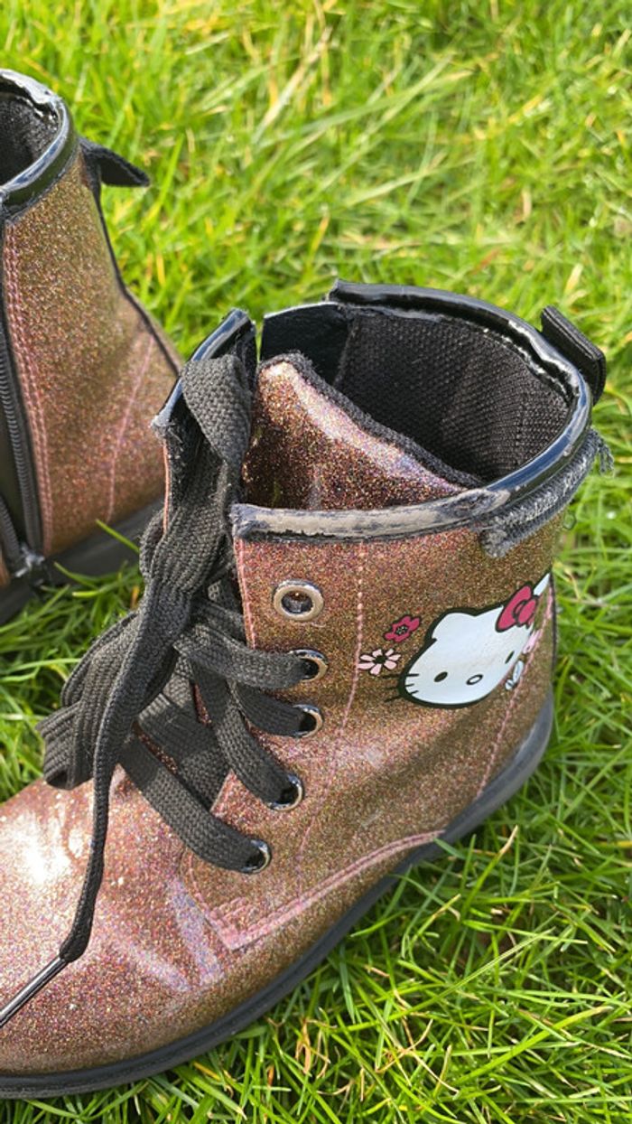 Chaussures Hello Kitty 🐱 - photo numéro 3