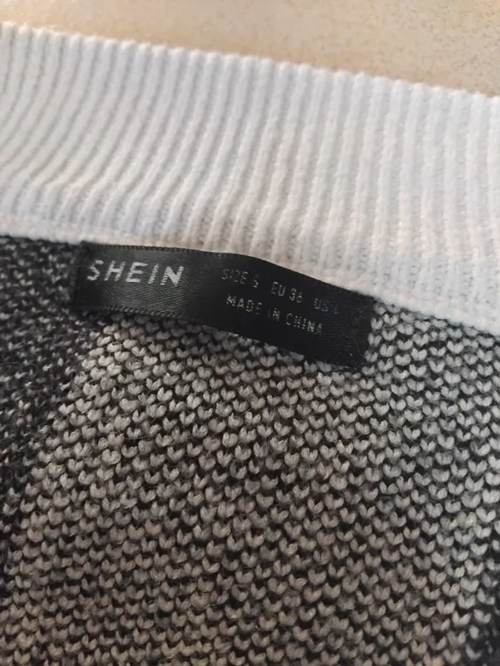 Pull à motif shein - photo numéro 3