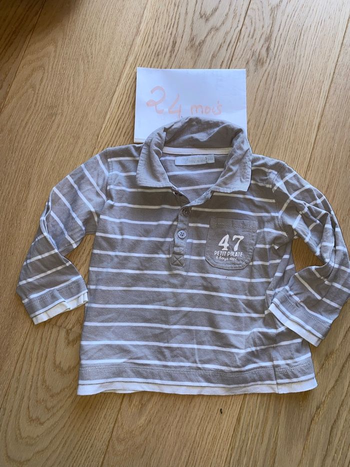 Polo rayé taupe et beige – Petit Pirate – Gémo – 24 mois