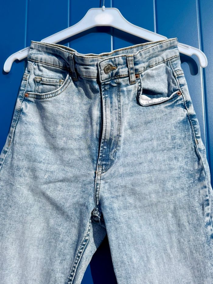 Bershka - Jean à ourlet fendu - Bleu clair - photo numéro 6