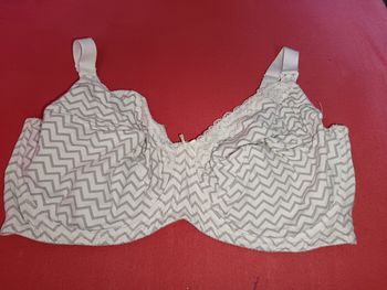 Soutien gorge d'allaitement blanc et gris