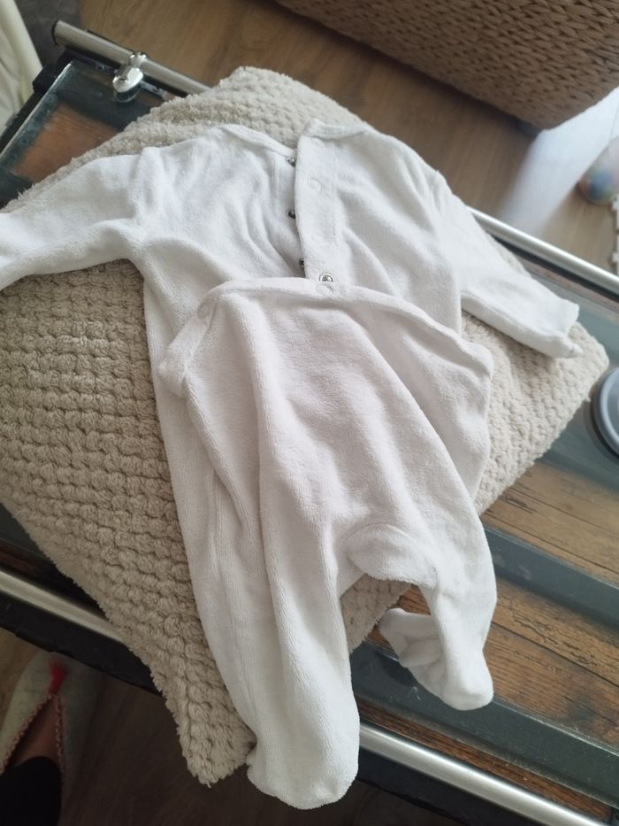 Grenouillère 🐰 Kiabi 1 mois - photo numéro 2