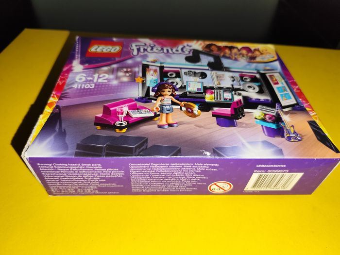 Lego Friends 41103 Le studio d'enregistrement studio de musique d olivia livi
LEGO Friends 41103 : Pop Star Recording Studio - photo numéro 9