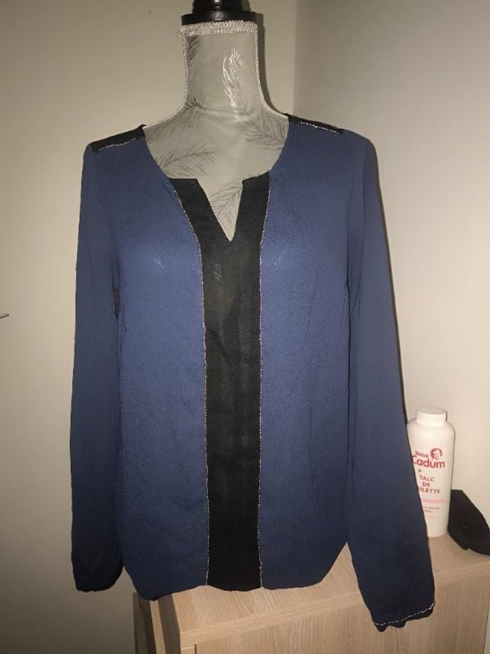 Jolie blouse avec liserés dorés taille 38 🎀 #dilo2103femme38