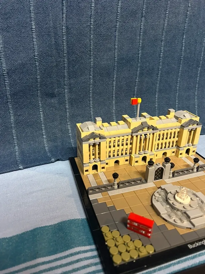 Lego 21029 Architecture Palais de Buckingham - photo numéro 3