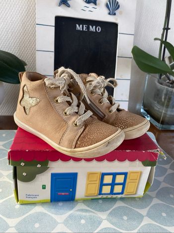 Chaussure fille taille 25