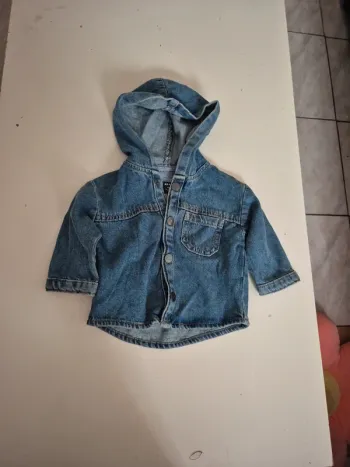 Veste en jeans à capuche 6 mois