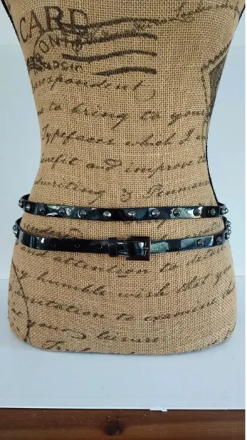 superbe Ceinture noire brillante avec clous deux tours femme