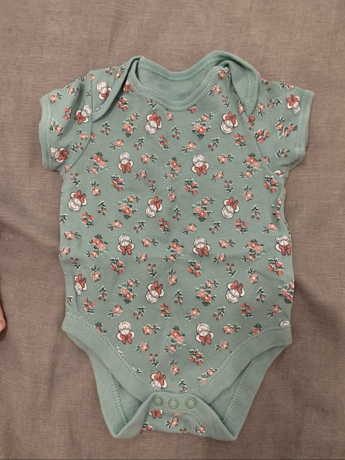 Lot de 7 body manches courtes 6 mois - photo numéro 5