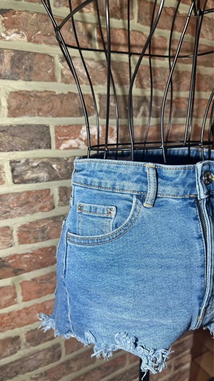 Short en jeans Zara effet déchiré Taille S /36 - photo numéro 10