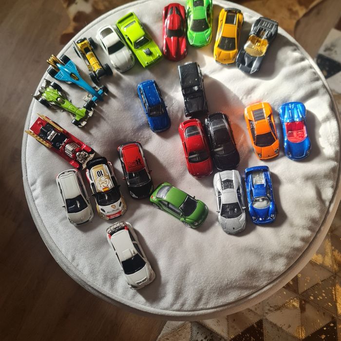 Voiture coffret Police majorette comprenant 23 voitures garées dedans. - photo numéro 10