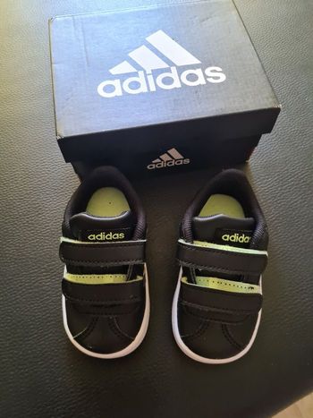 Adidas bébé taille 19