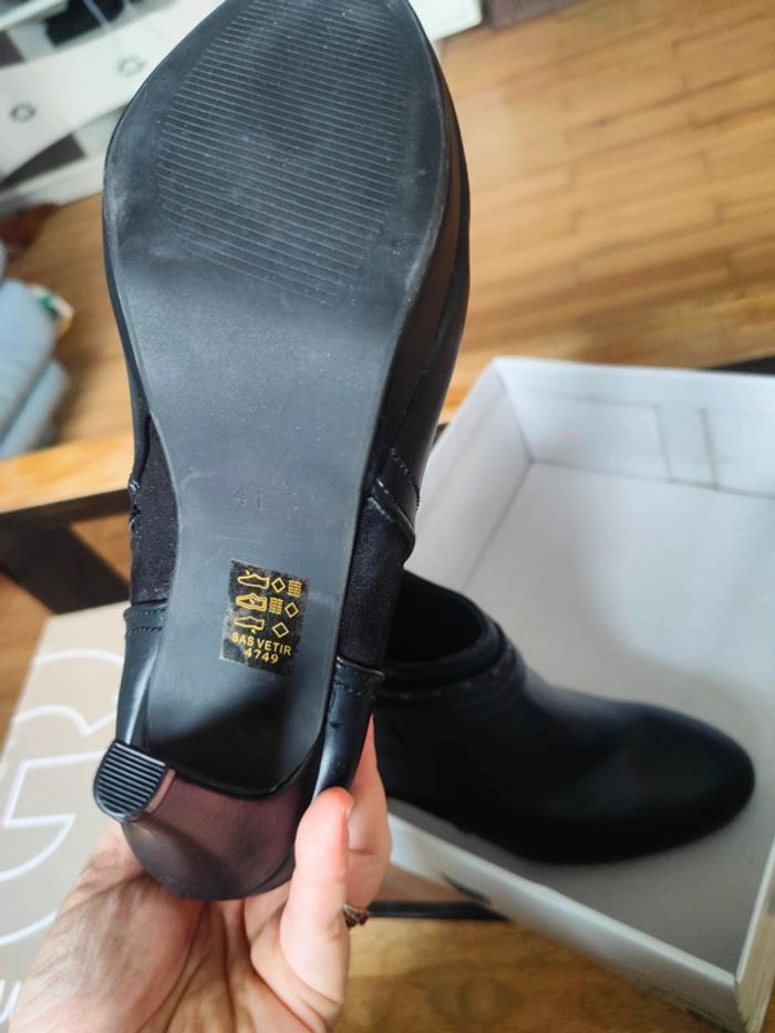 NEUF - Bottines noires à talons - photo numéro 12