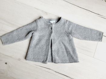 Vêtement bébé fille gilet gris brillants Okaïdi 18 mois