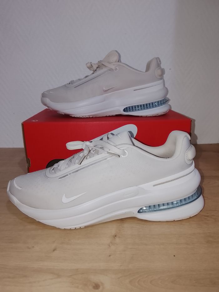 Nike air Max upturn taille 40