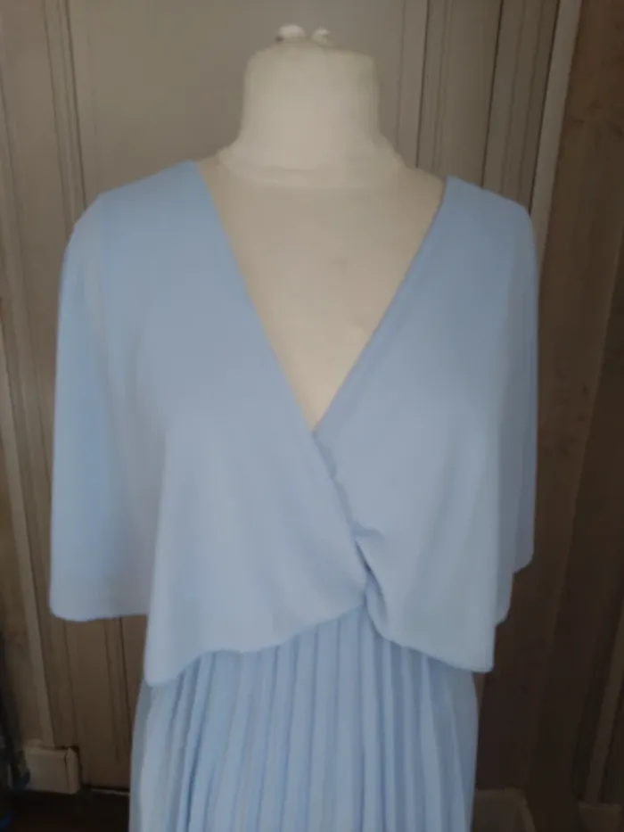 Robe mi longue Gisella t 36 38 bleu ciel, dos nu, plissée chic, mariage/cocktail - photo numéro 2