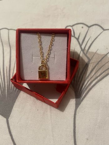 Chaîne pendentif cadenas neuf